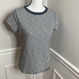 Universal Thread Striped T-shirt size Small